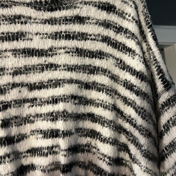 Fuzzy striped sweater slouchy - Picture 2 of 2